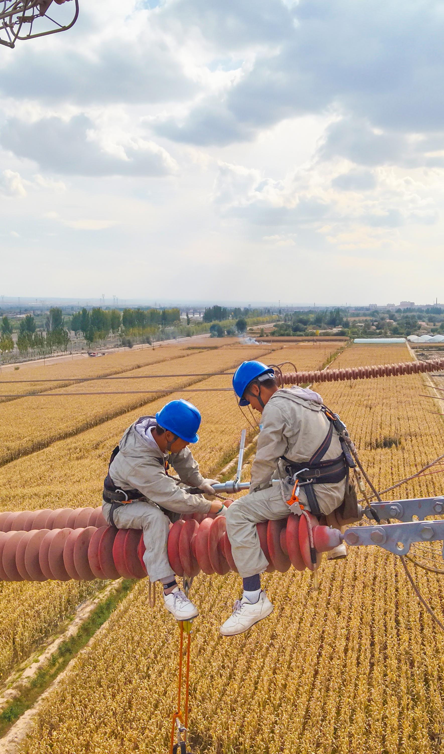 Dư rơi xuống, bảo trì không ngừng nghỉ.